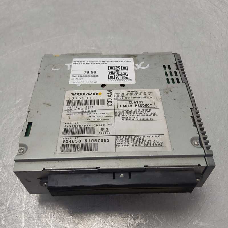 30752371-1 autoradio stereo lettore CD Volvo V50 2.0 D 100 KW 6M 2005