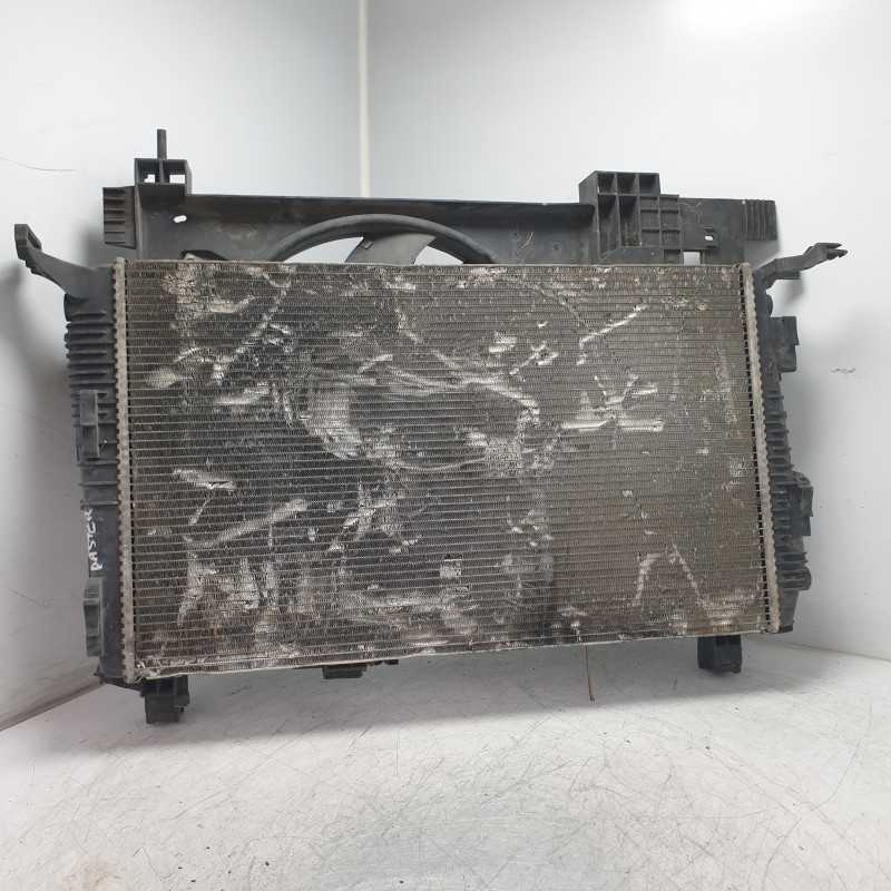 214819914R elettroventola e radiatore Dacia Duster MK1 1.5 DCI 2012 radiatore leggermente rovinato 214107326R