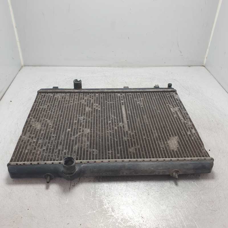 9646528480 radiatore raffreddamento motore Citroen Xsara Picasso 1.6 HDI 80 KW 2002 foro di uscita leggermente danneggiato