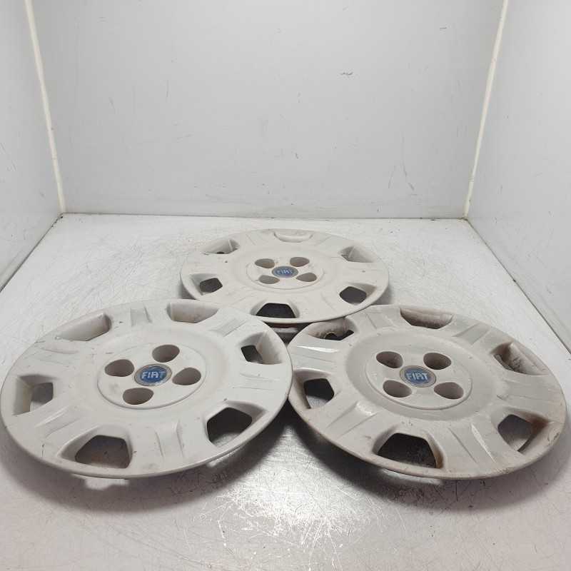 Set 3 pezzi COPRI CERCHIO COPPA COPPETTA BORCHIA 14 FIAT PUNTO 2° SERIE 2003 51705266 segni di usura
