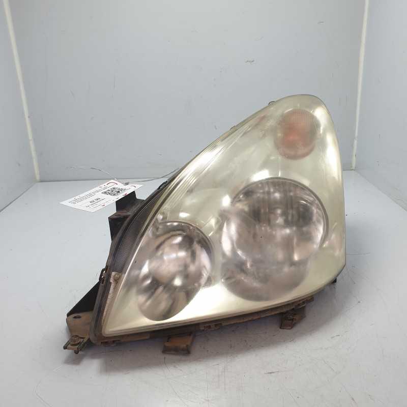 811700F010 faro fanale proiettore Toyota Corolla Verso 2.0 D4D 16V 85 KW 2004 anteriore SX sinistro da lucidare