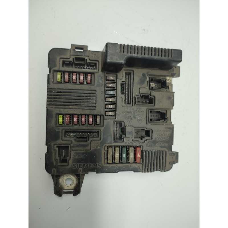 CENTRALINA SCATOLA FUSIBILI BODY COMPUTER RENAULT MEGANE SCENIC MK3 SIEMENS 8200306032A
