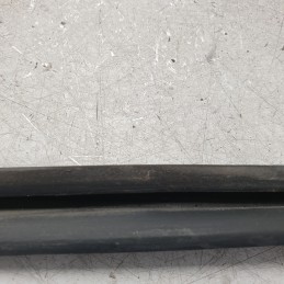 5705A217 Guarnizione guida vetro porta ant sx Mitsubishi Pajero III 3.2 DI-D 3P 4X4 2000-07