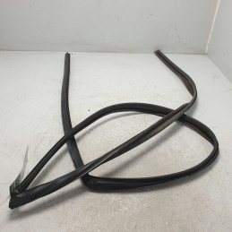 5705A217 Guarnizione guida vetro porta ant sx Mitsubishi Pajero III 3.2 DI-D 3P 4X4 2000-07