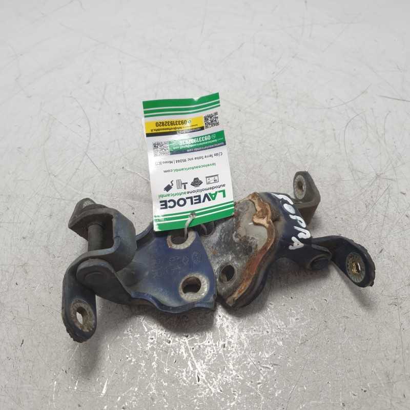 8240190J35 8240190J35 Cerniere 2xpz sup e inf porta ant sx Nissan Terrano II R20 4X4 3 PORTE 1996-07