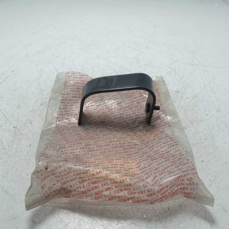 Staffa sostegno paraurti Peugeot 205 posteriore DX destro Genart