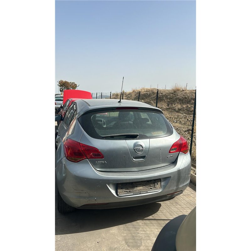 Per ricambi Opel Astra J 1.7d 81kw A17DTR 2011 Per ricambi Opel Astra J 1.7d 81kw A17DTR 2011