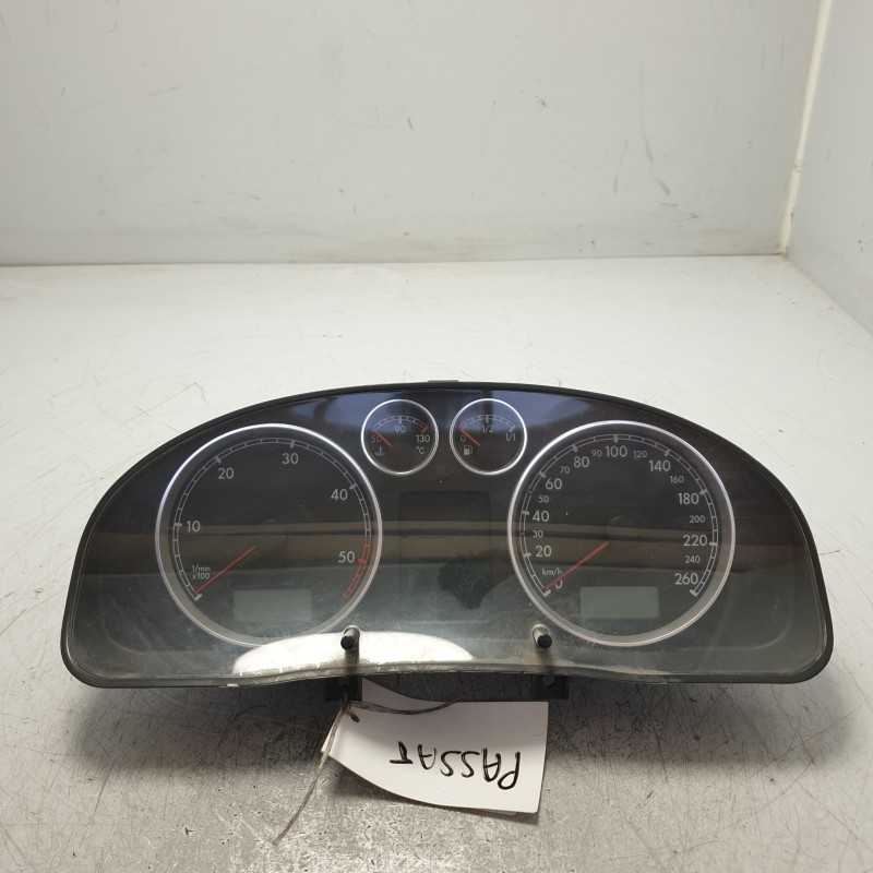 3B0920827A Quadro strumenti contachilometri Volkswagen Passat IV Variant 3bg 1.9 96kw AWX 2002