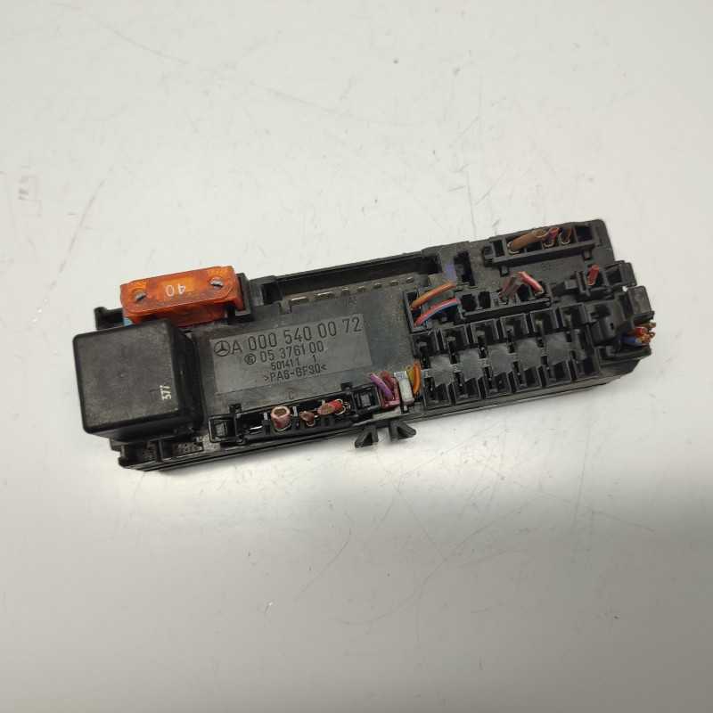 CENTRALINA SCATOLA FUSIBILI MERCEDES W202 CLASSE C 2.0 BENZINA 16V 1993-99 A0005400072