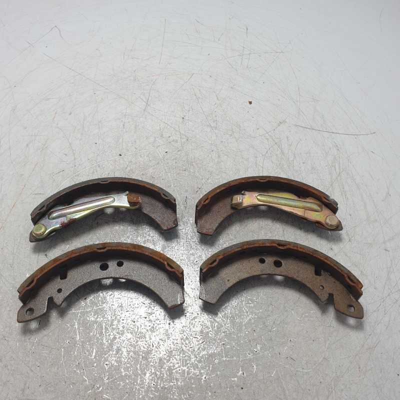 195 Ganasce freno posteriore Audi 50 tutti i tipi 80 L S LS GL GLS VW Scirocco 1.1 1975-78 180 30X5X173 c/leva D c/leva S