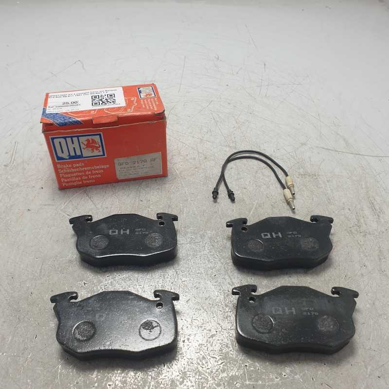 QFD2170AF Kit 4 pastiglie freno ant Renault R18 R20 R9 R11 1981 Clio RN RNT 1.2