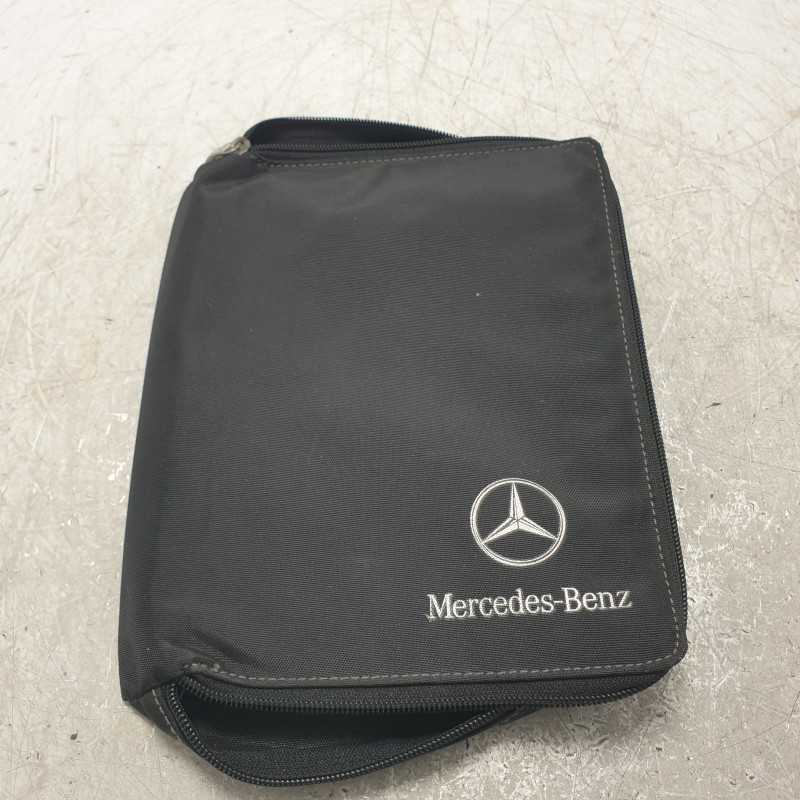 Bustina portadocumenti in tessuto originale Mercedes con zip