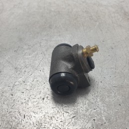 621832 cilindretto ruota freno post Ford Fiesta MK2 FBD 1.6 D 1984-89 Malò 89677