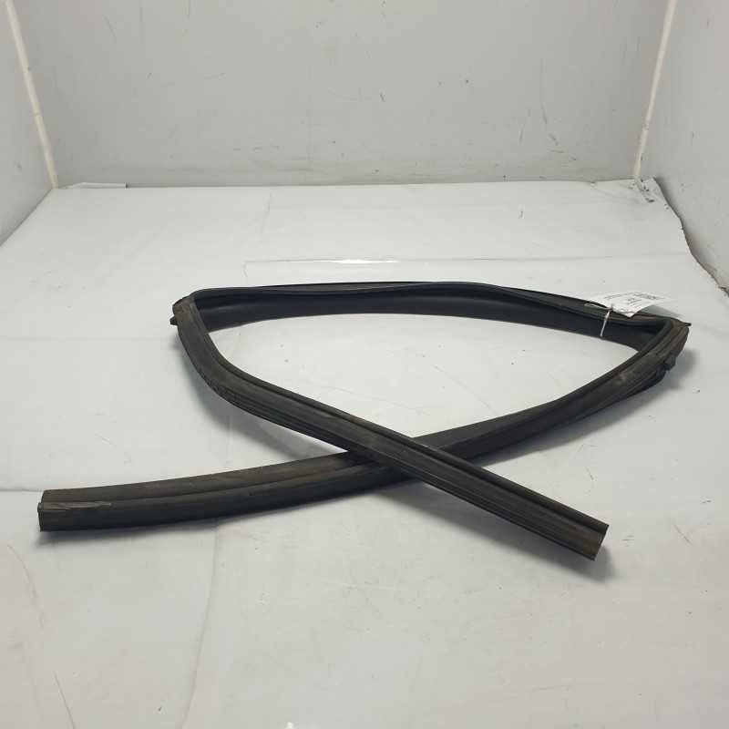 82330EY24B Guarnizione sigillo guida vetro porta post dx Nissan Qashqai J10 JJ10 2007-14