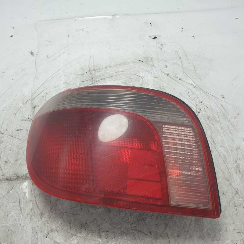 8156052320 faro fanale stop Toyota Yaris MK1 JPP P1 1.0 16V 5P 1999-05 post SX leggeri graffi