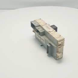 CENTRALINA ECU SCATOLA PORTAFUSIBILI MODULO CONTROLLO FIAT STILO 1.9 JTD 51711820 NPL