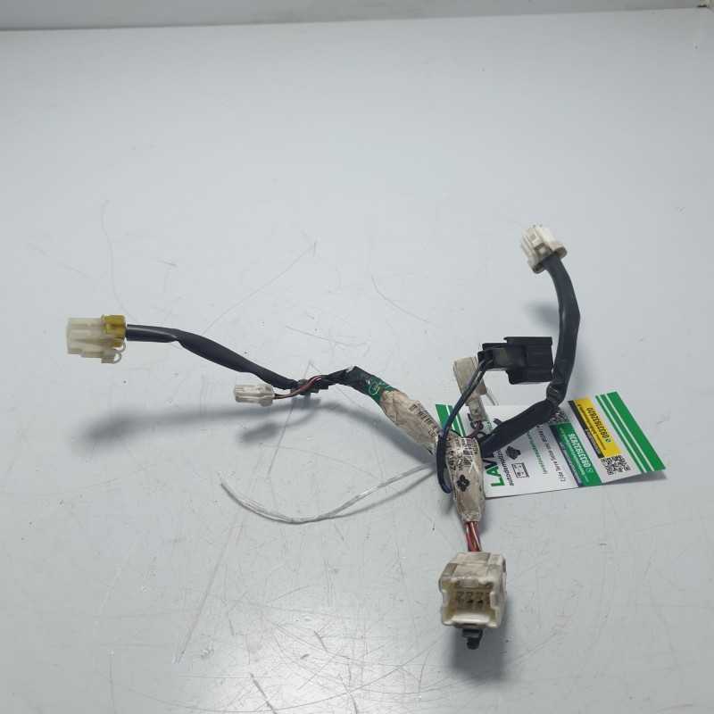 240518H300 cablaggio cavi elettrici portellone post Nissan X-Trail T30 MK1 2001-06