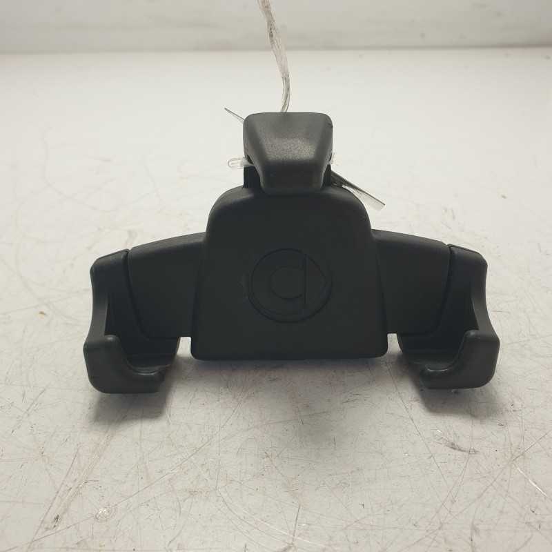 A4538201300 Supporto smartphone cellulare con usb Smart Fortwo W 453 2014-24