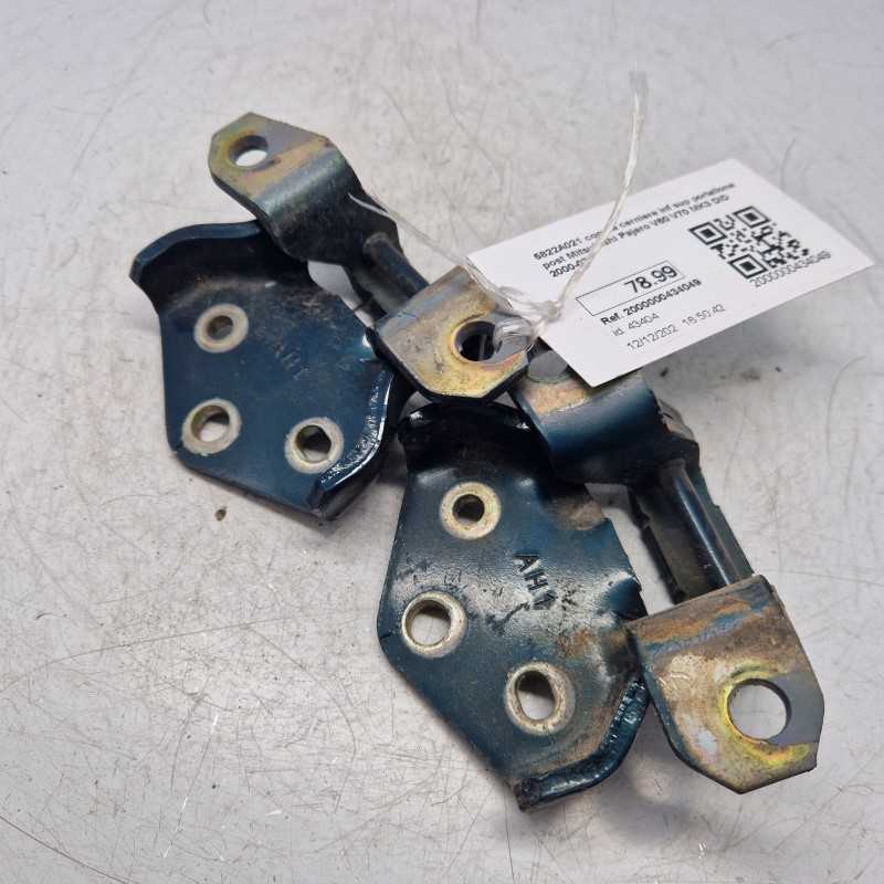5822A021 coppia cerniere inf sup portellone post Mitsubishi Pajero V60 V70 MK3 DiD 2000-07