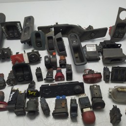 Stock interruttori pulsanti alzavetri varie funzioni marchi e modelli auto Renault Fiat Alfa 