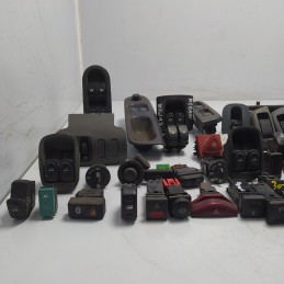 Stock interruttori pulsanti alzavetri varie funzioni marchi e modelli auto Renault Fiat Alfa 