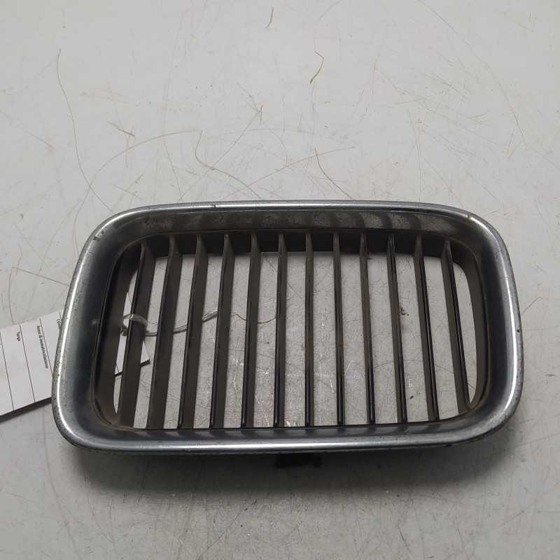 8122237 Mascherina griglia anteriore BMW E36 1995-99