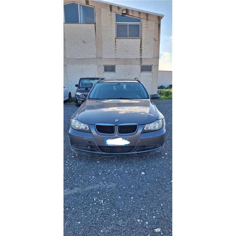 Per ricambi BMW E90 320 SW 2.0D 120KW 204D4 2008 Per ricambi BMW E90 320 SW 2.0D 120KW 204D4 2008