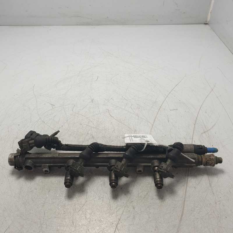 46753316 tubo condotto flauto iniezione Lancia Y 840 1.2 16V 63 KW 1995-03 manca un iniettore