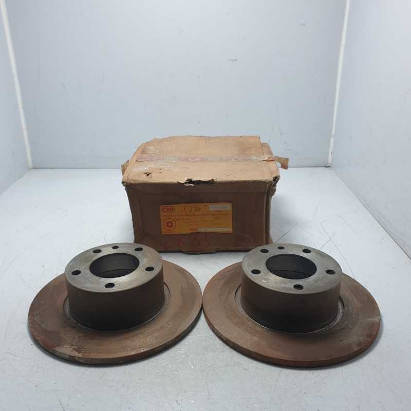 34111151632 coppia dischi freni ant BMW E28 Serie 5 1980-87 nuovi ma in cattivo stato conservazione