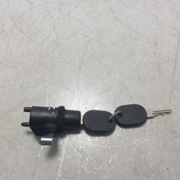 37/173 serratura chiusura portellone post Fiat Panda MK1 141 1989-03 con due chiavi dotazione