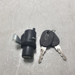 37/173 serratura chiusura portellone post Fiat Panda MK1 141 1989-03 con due chiavi dotazione