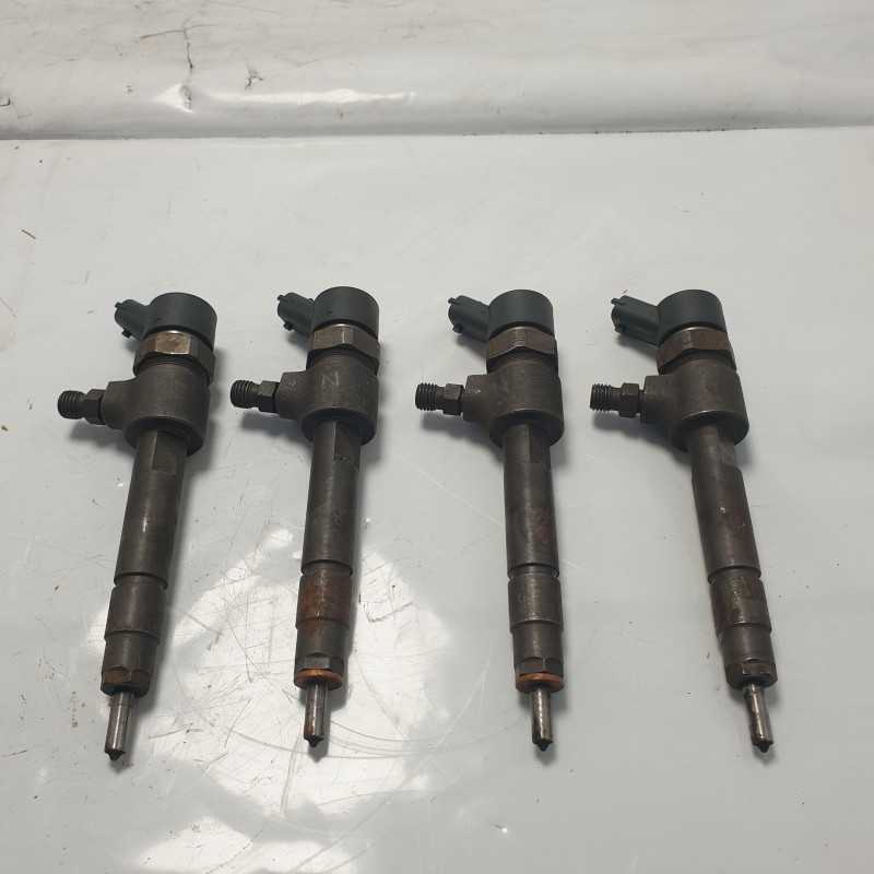 0445110019 serie x4 iniettori carburante Fiat Punto MK2 188 1.9 JTD 1999-05 Bosch