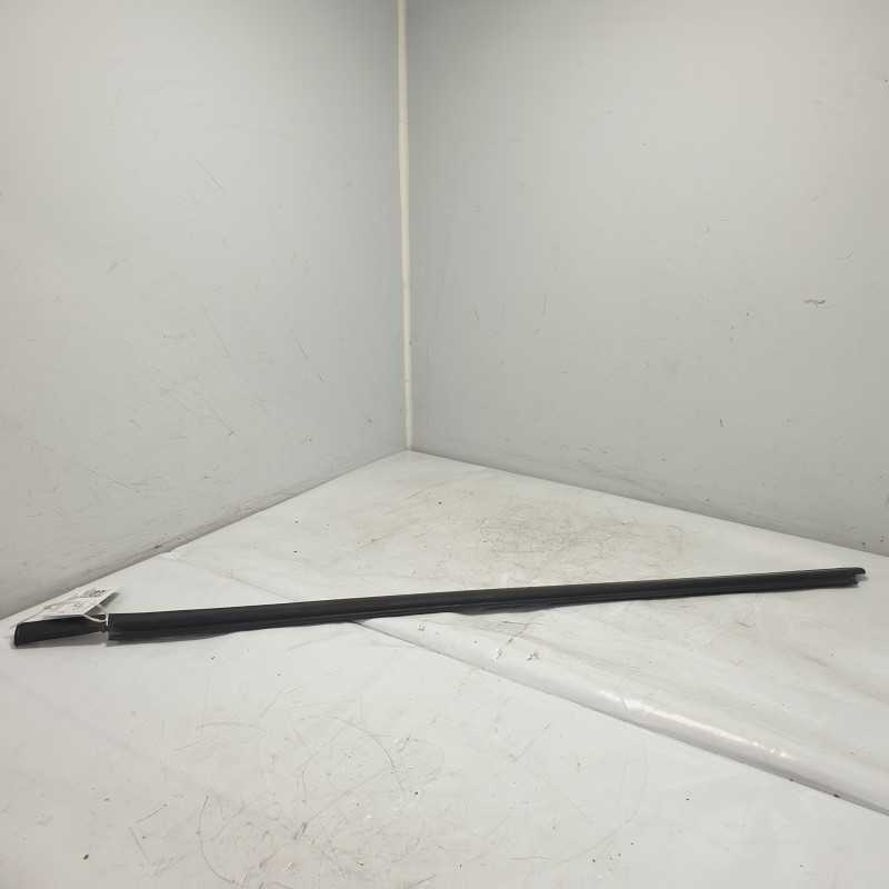 Raschiavetro esterno portiera ant SX SsangYong Korando KJ 1996-08