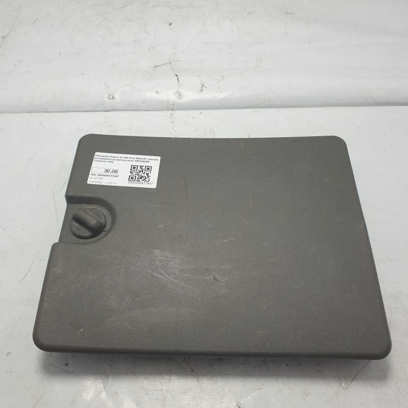Mitsubishi Pajero III V60 DI-D 2000-07 cassetto portaattrezzi portellone post MR402260 chiusura rotta