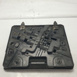 Mitsubishi Pajero III V60 DI-D 2000-07 cassetto portaattrezzi portellone post  MR402260 chiusura rotta