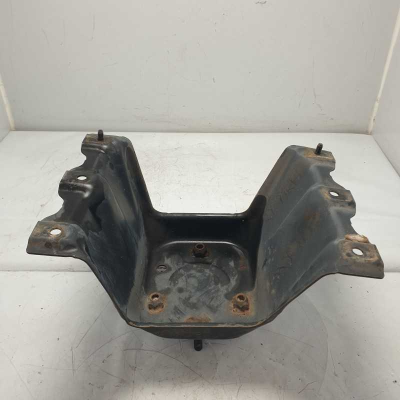 Mitsubishi Pajero III V60 DI-D 2000-07 supporto ruota di scorta portellone post MR436000