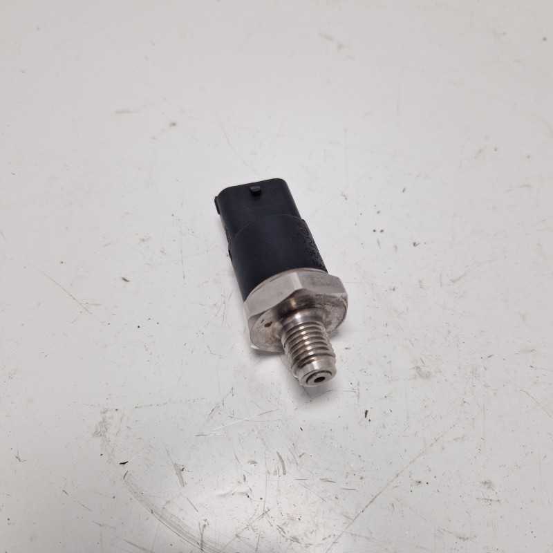 Peugeot Boxer 2.8 HDI 2000-06 sensore pressione carburante 96515006037