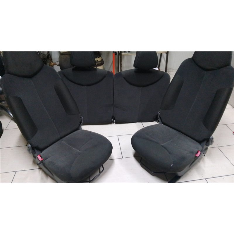 Citroen C1 5p 2011 tappezzeria completa in ottimo stato Citroen C1 5p 2011 tappezzeria completa in ottimo stato