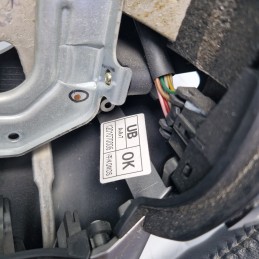 Kia Rio MK3 1.1 CRDI 55 KW 2011-17 volante sterzo guida 56130-1W000 con comandi multifunzioni usurato