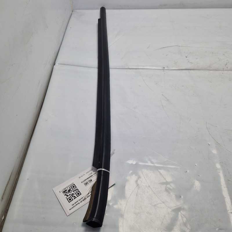 Alfa Romeo Giulietta 940 2010-20 Guarnizione raschiavetro tenuta esterna porta post dx 50521069