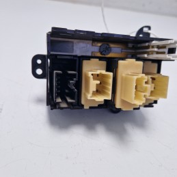 Mitsubishi Space Wagon MK2 2.0 B 98 KW 1992-98 pulsantiera cruscotto lato SX 