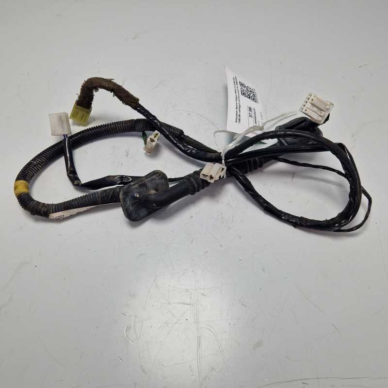 Mitsubishi Space Wagon MK2 2.0 B 98 KW 1992-98 cablaggio portiera post SX MB823491