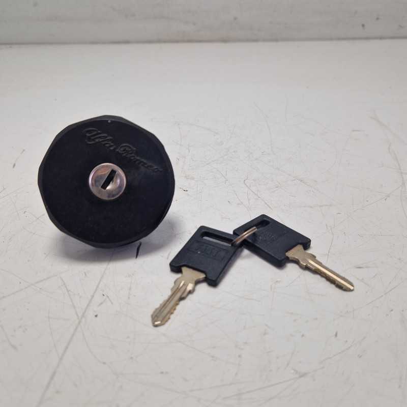 Tappo carburante Alfa Romeo 2000 GT Spider Alfetta epoca originale con 2 chiavi dotazione