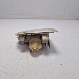 Fanalino freccia ant DX Audi 80 MK4 B4 8C 2.0 B 66 KW 1991-95 8A0953050A un supporto rotto