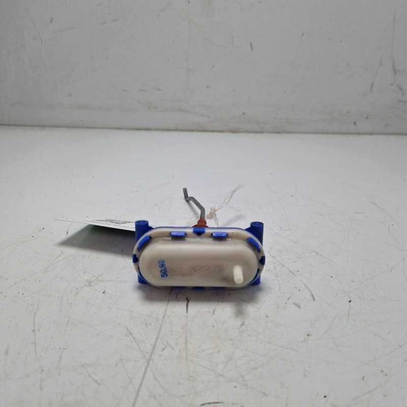 Attuatore a vuoto chiusura centralizzata Audi 80 MK4 B4 8C 2.0 B 66 KW 1991-95 8A5862153 bagagliaio