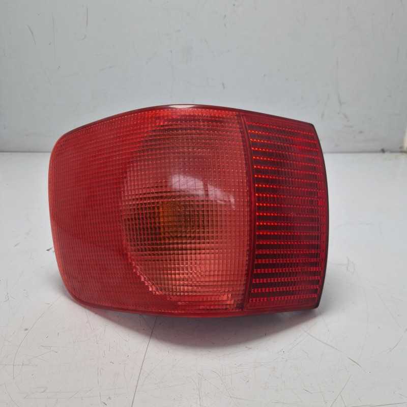 Stop faro fanale post DX Audi 80 MK4 B4 8C 2.0 B 66 KW 1991-95 8A0945218B esterno