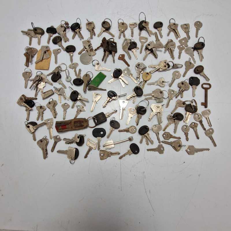 Stock chiavi d'epoca ricambi usati vari modelli