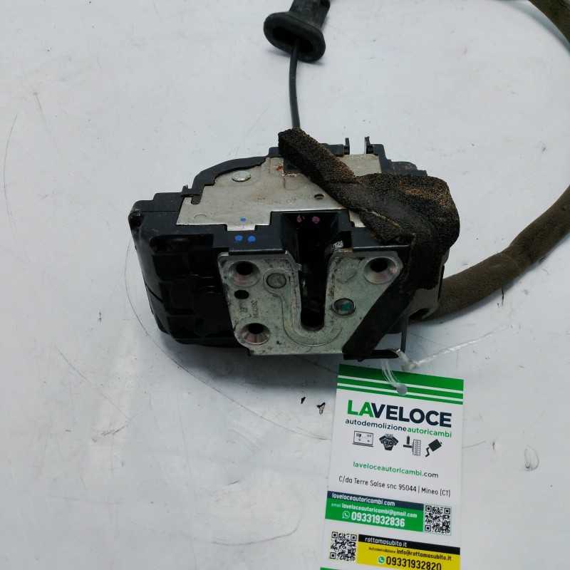 Serratura chiusura porta ant dx 3 pin Renault Koleos I HY 2.0 dci 2010 805024058R