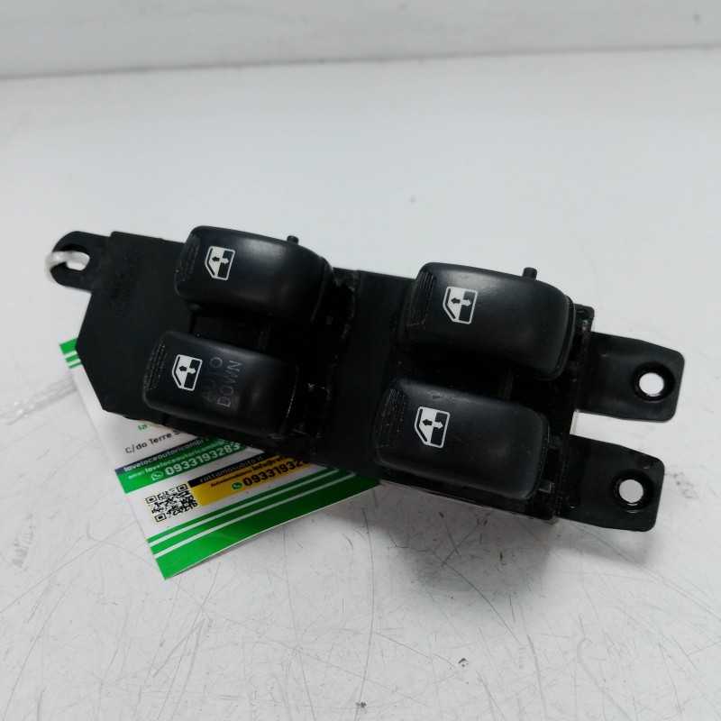 Pulsantiera alzavetri ant SX Hyundai Santa Fe MK1 2.0 CRDI 92 KW 4X4 2003-06 93570-26000