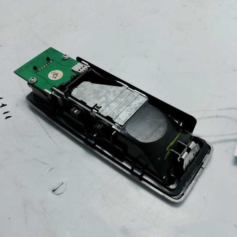 Luce interna cortesia post DX BMW X5 E70 xDrive30d 2008 63316972972